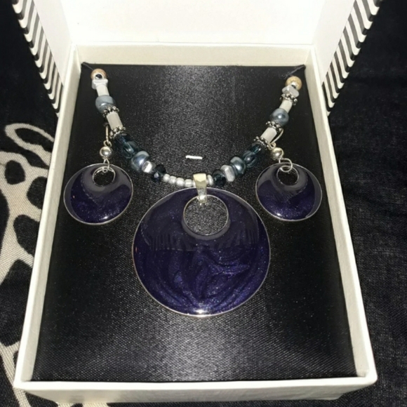 Necklace - Picture 2 of 6